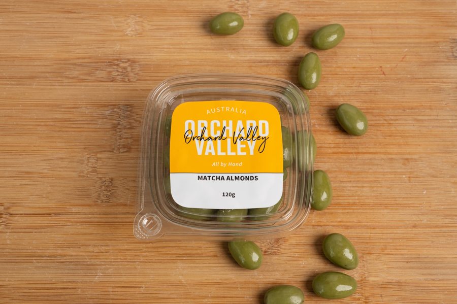 Matcha almonds